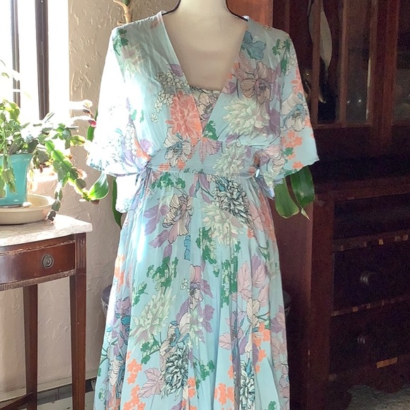 GUC Tolani Maxi Dress - Picture 4 of 11